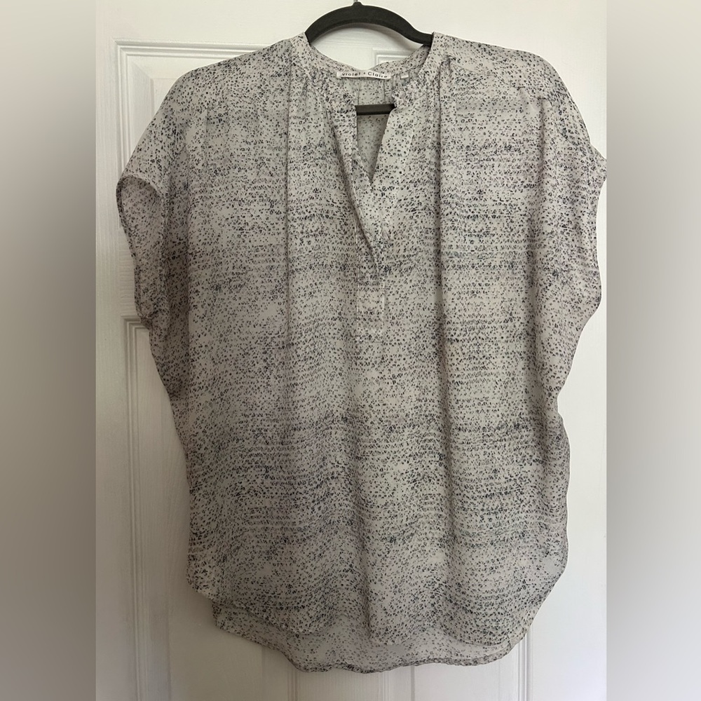 Violet & Claire Black and White Patterned Blouse